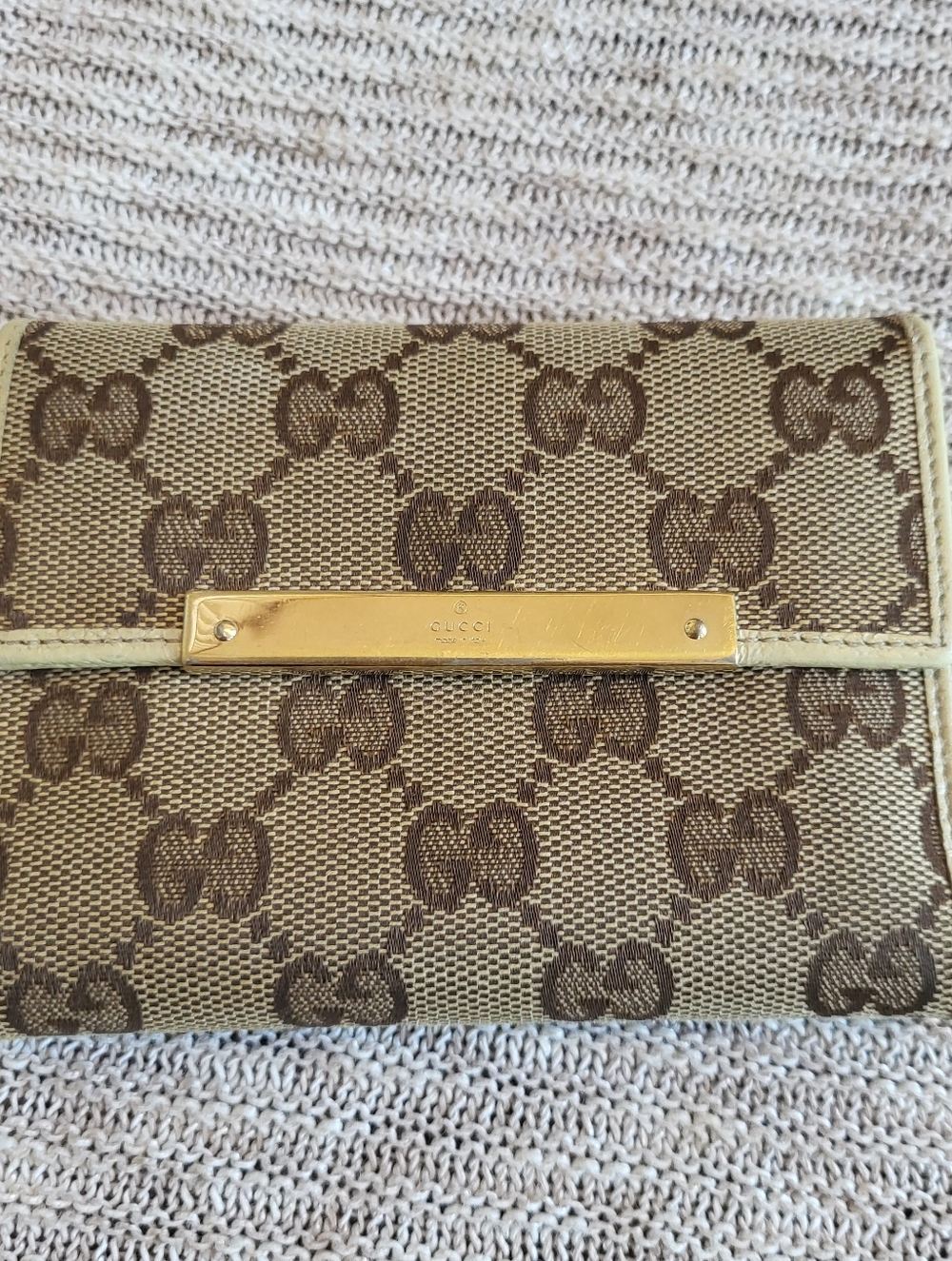 GUCCI Beige GG Canvas/Leather Compact Wallet
